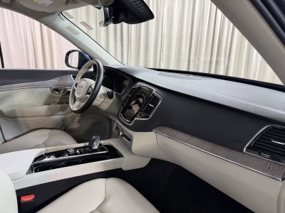 2024 Volvo XC90 B6 Plus Bright Theme
