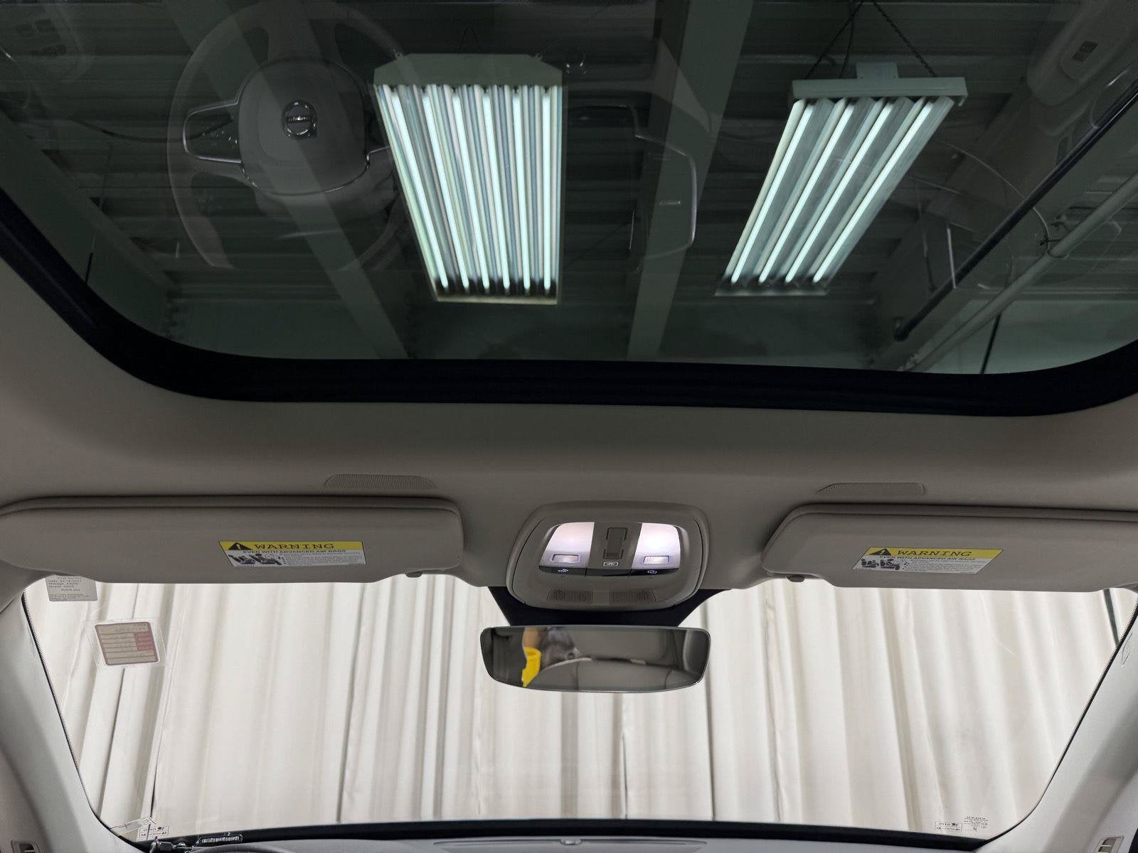 2024 Volvo XC90 B6 Plus Bright Theme