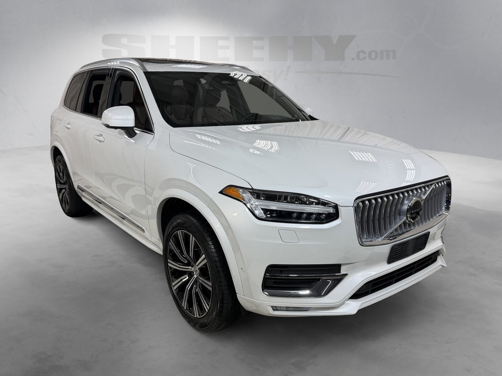 2024 Volvo XC90 B5 Plus