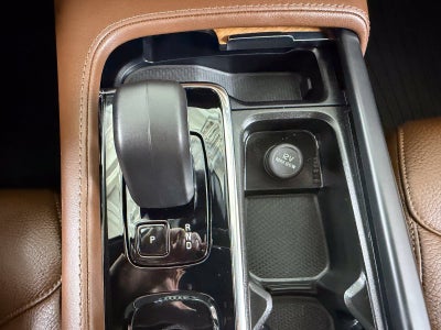 2024 Volvo XC90 B5 Plus
