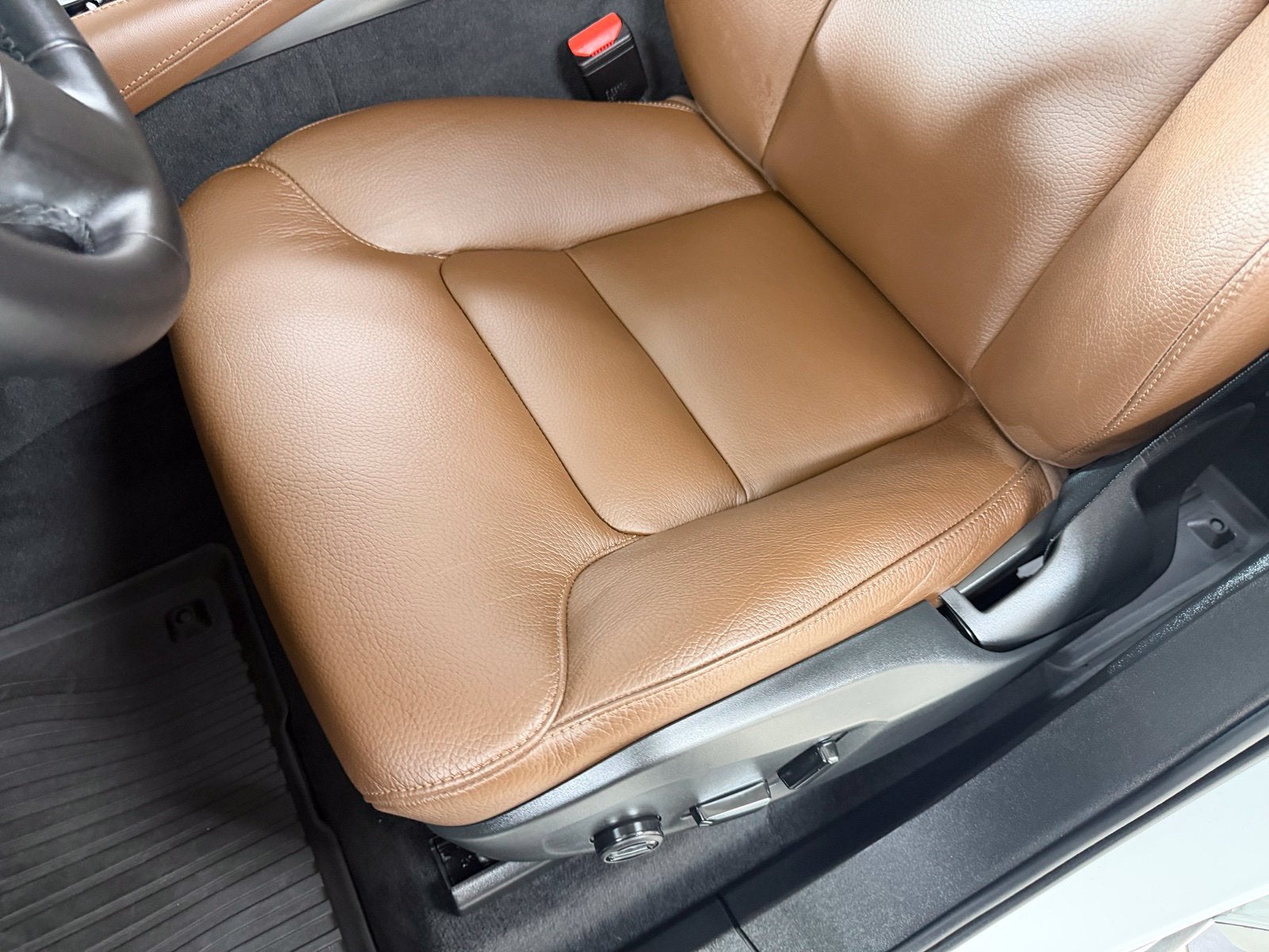 2024 Volvo XC90 B5 Plus