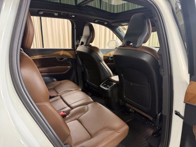 2024 Volvo XC90 B5 Plus