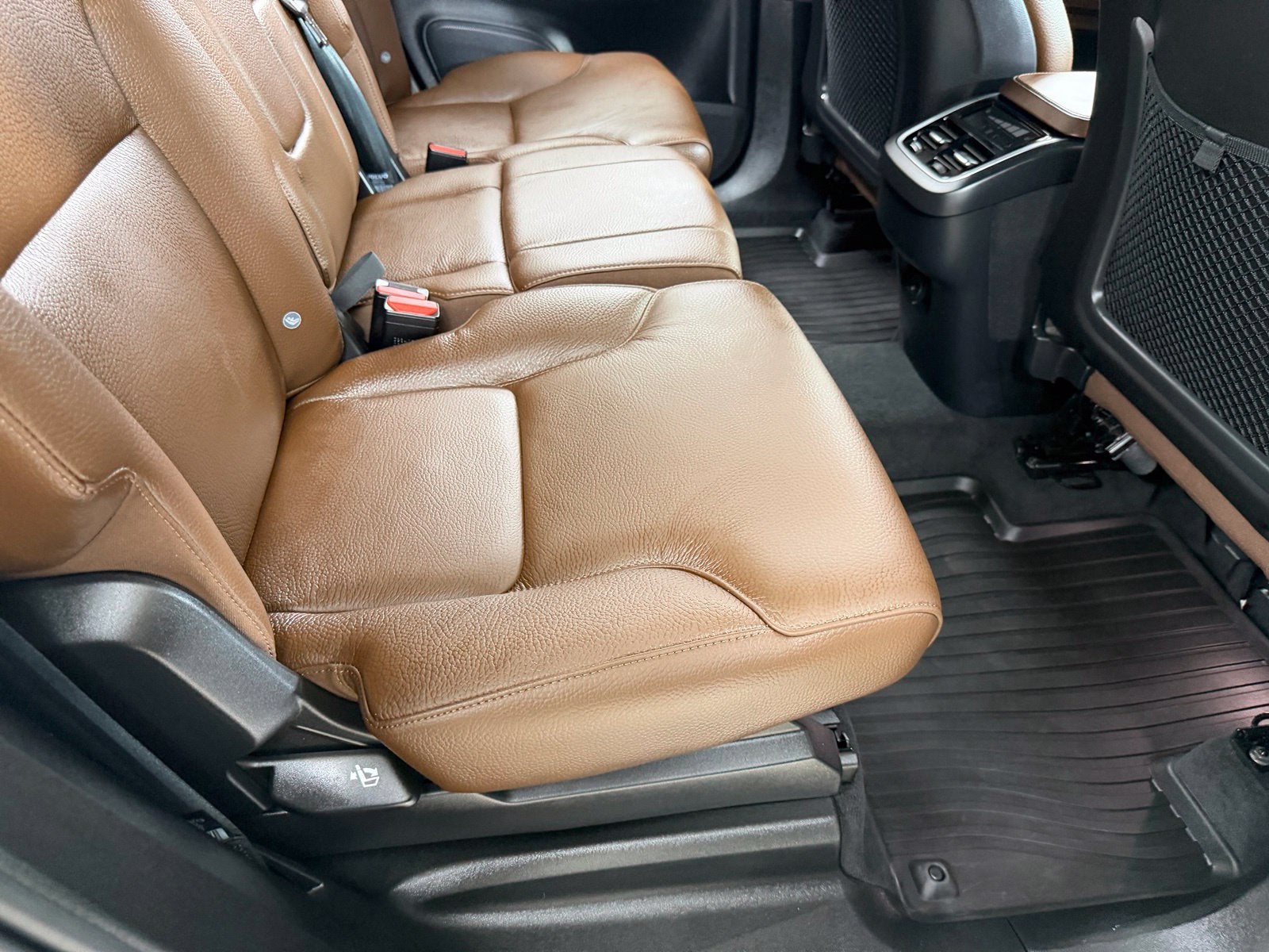 2024 Volvo XC90 B5 Plus