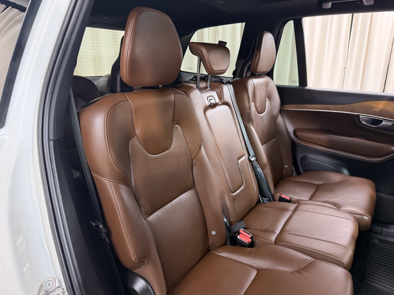 2024 Volvo XC90 B5 Plus