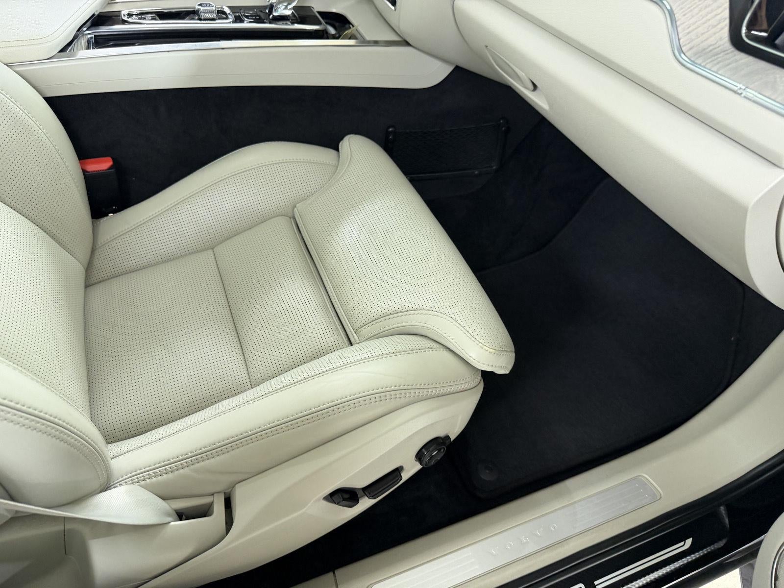 2023 Volvo Xc60 Ultimate Bright Theme