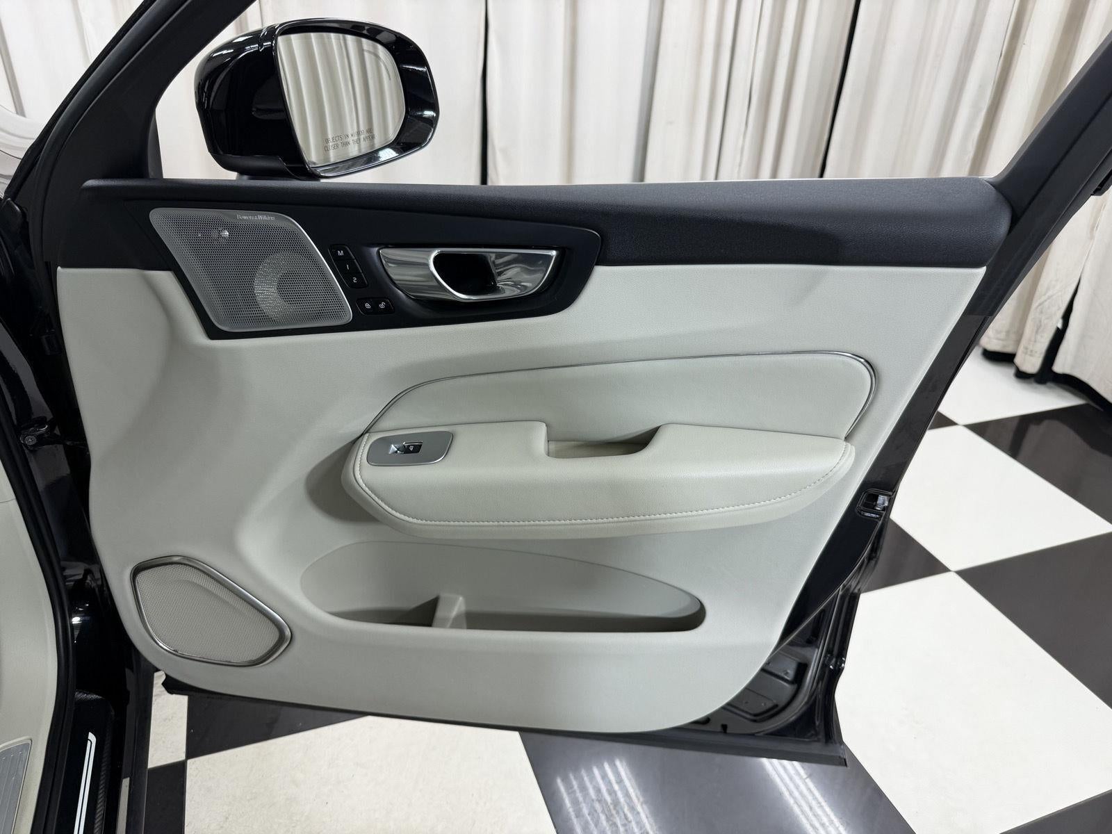 2023 Volvo Xc60 Ultimate Bright Theme