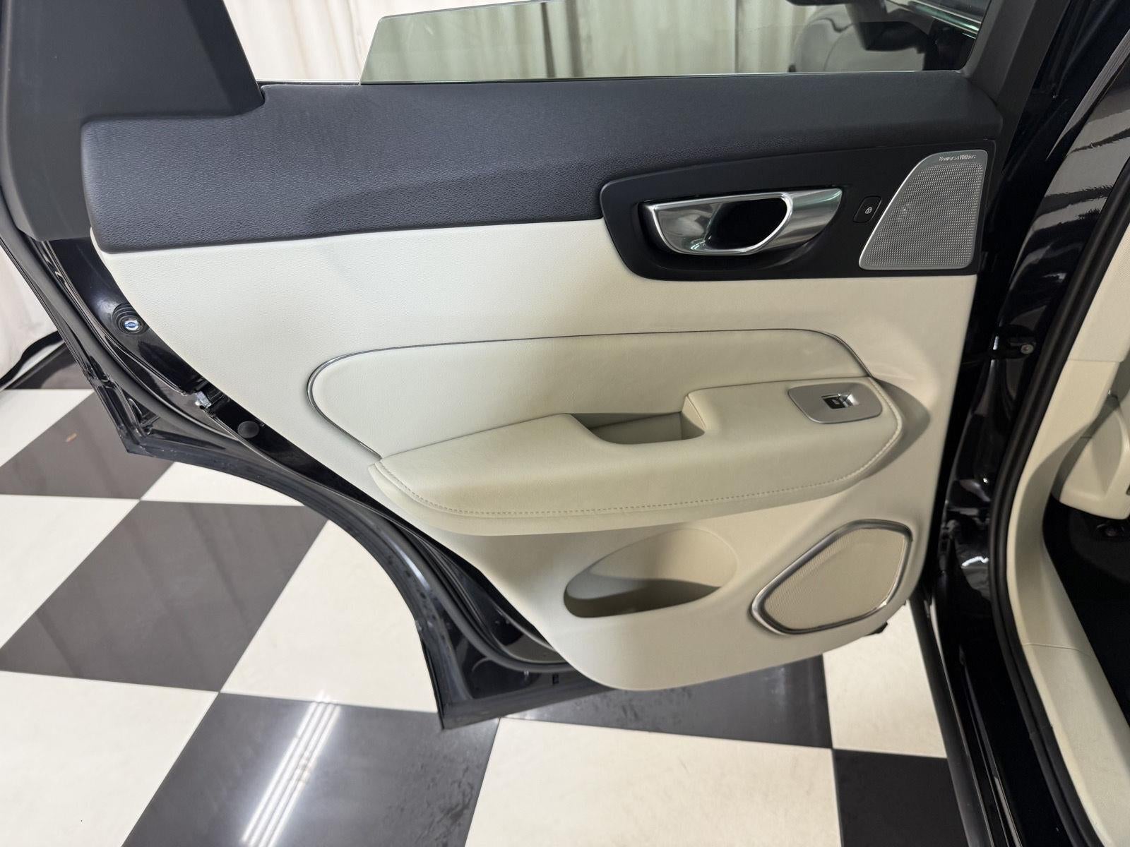 2023 Volvo Xc60 Ultimate Bright Theme