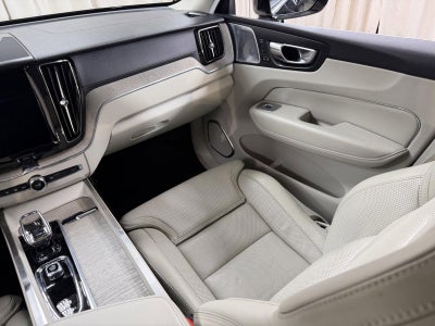 2023 Volvo XC60 B5 Ultimate Bright Theme