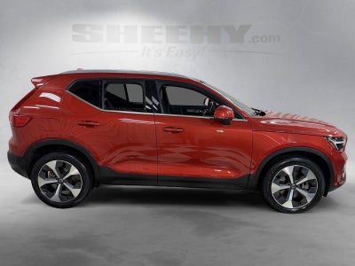 2023 Volvo XC40 B5 Plus Bright Theme