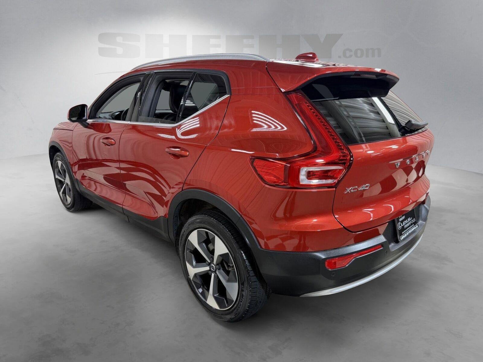2023 Volvo XC40 B5 Plus Bright Theme