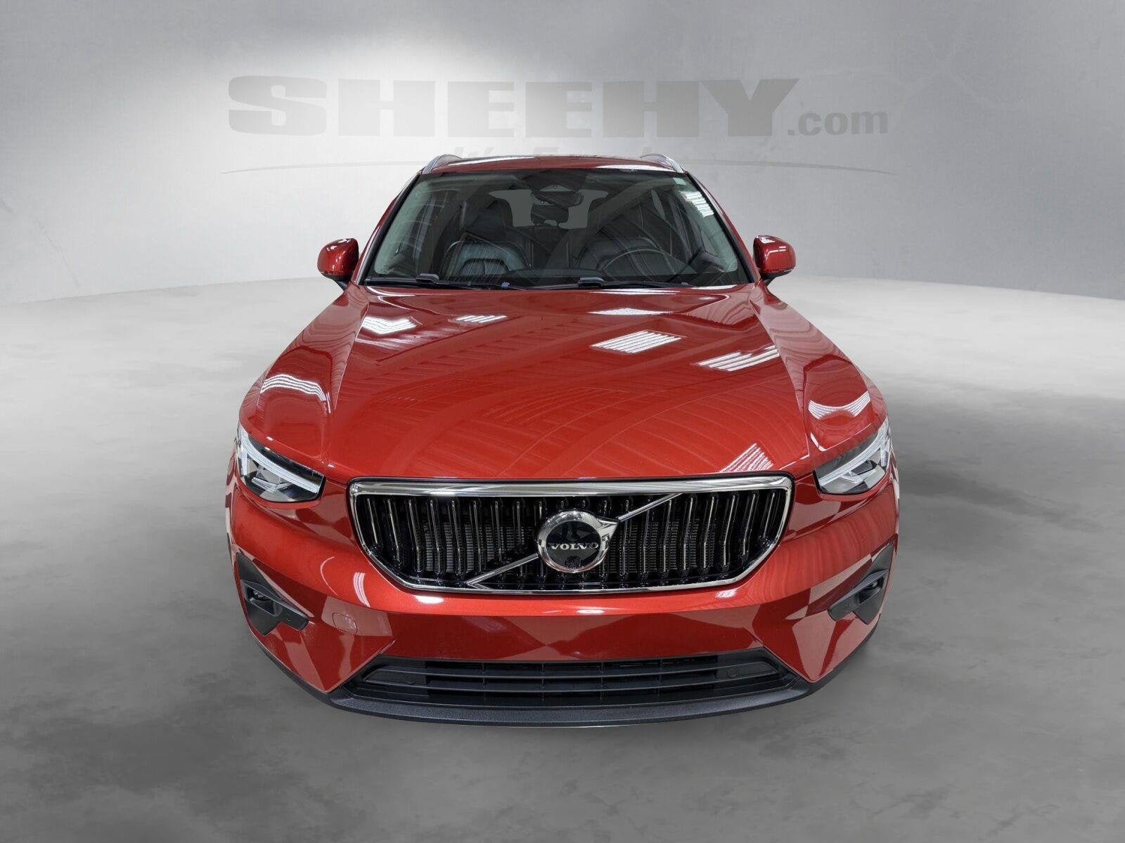 2023 Volvo XC40 B5 Plus Bright Theme