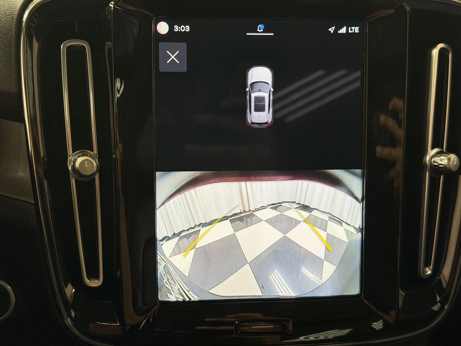 2023 Volvo XC40 B5 Plus Bright Theme