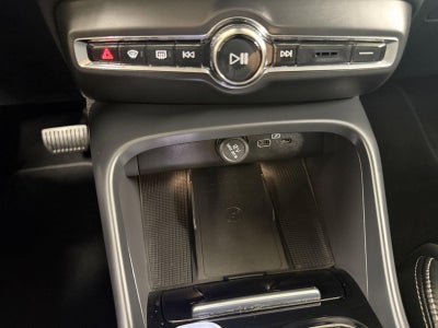 2023 Volvo XC40 B5 Plus Bright Theme