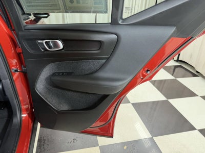 2023 Volvo XC40 B5 Plus Bright Theme
