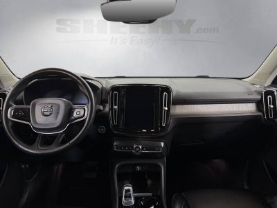 2023 Volvo XC40 B5 Plus Bright Theme