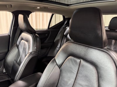 2023 Volvo XC40 B5 Plus Bright Theme