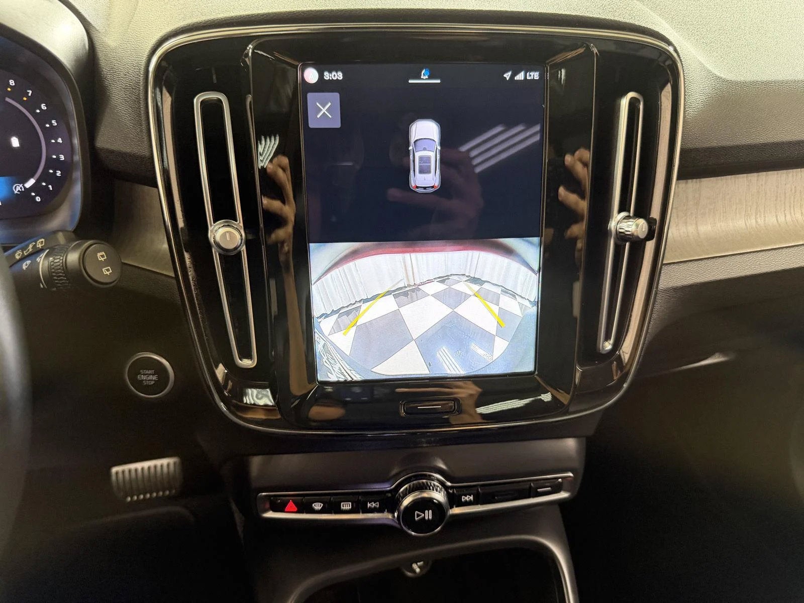2023 Volvo XC40 B5 Plus Bright Theme